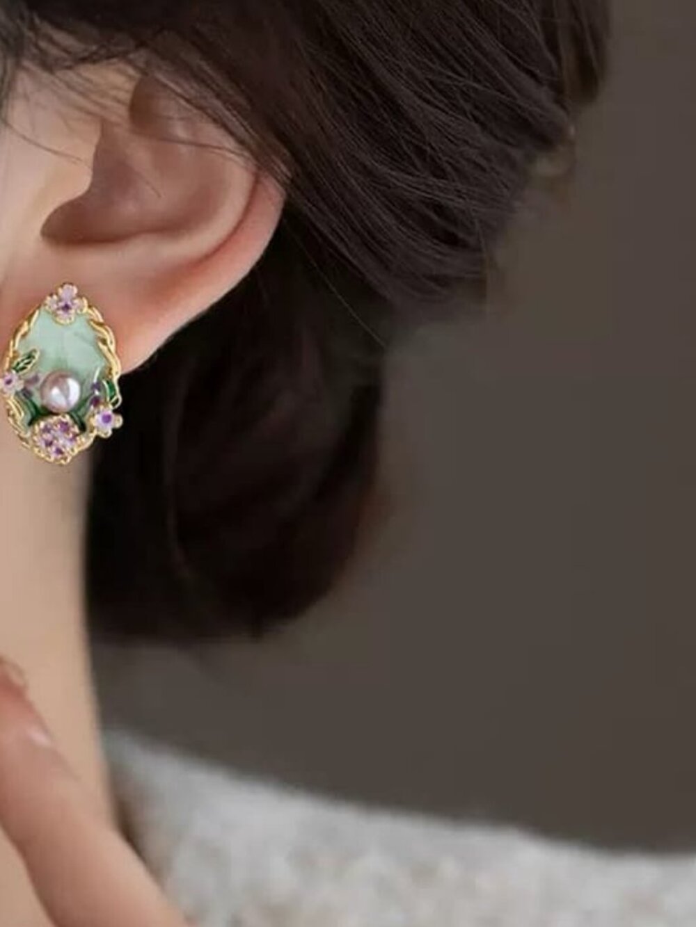 Vintage Floral Pearl